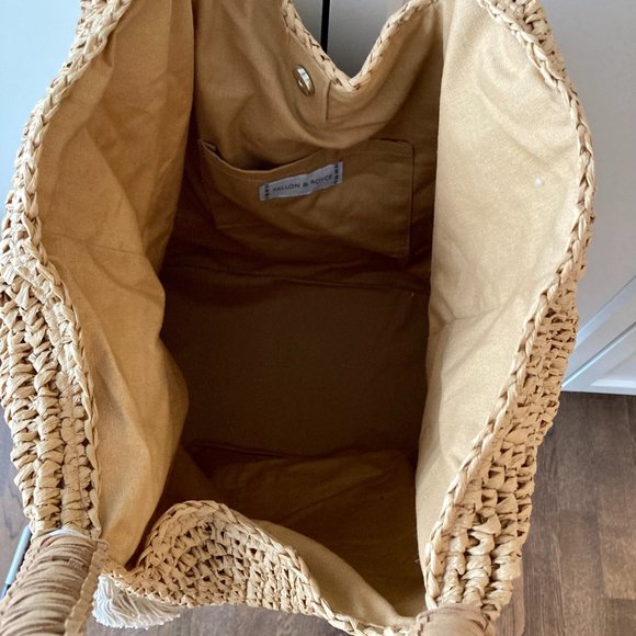 NWT Fallon & Royce Mel Woven Straw Tote in 'Natural' - Picture 14 of 15